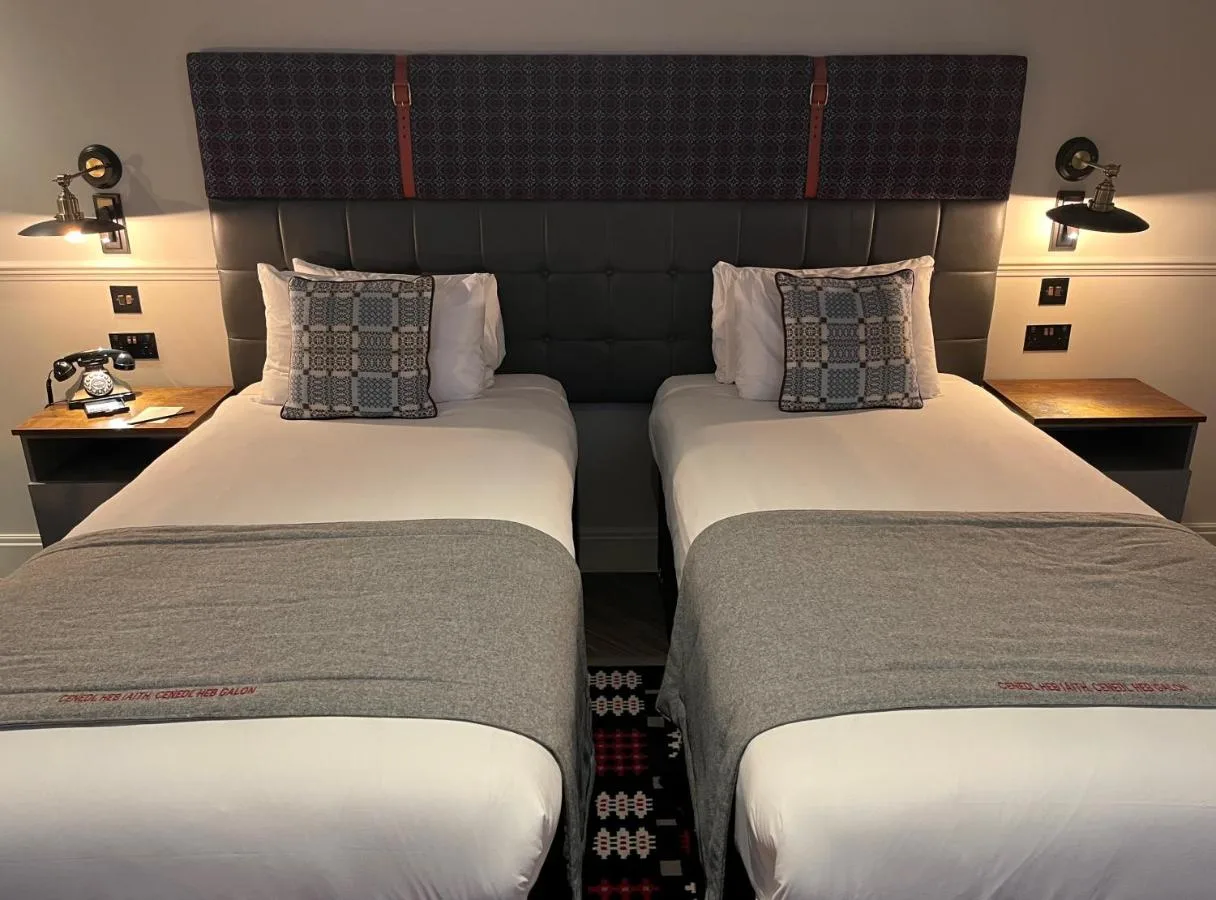 Standard Twin Room with Two Twin Beds
